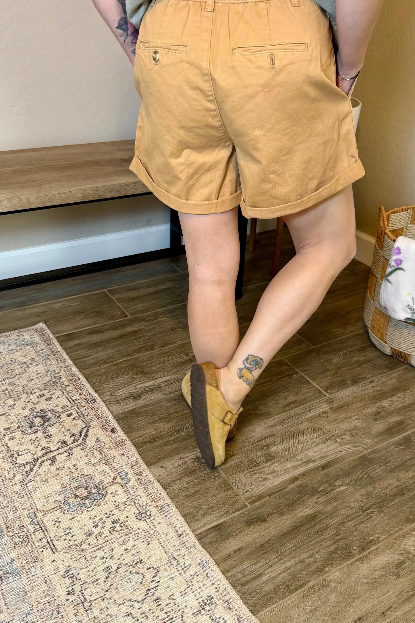 Casey Cotton Pleated Shorts in Khaki