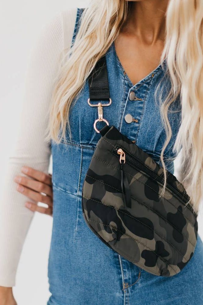 Janie Puffer Belt Bag: Camo